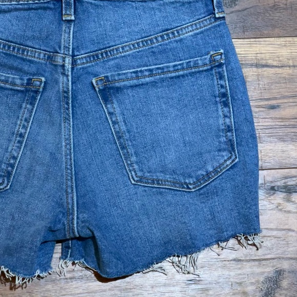 Old Navy High Rise OG Jean Shorts Size 2 - Picture 3 of 6